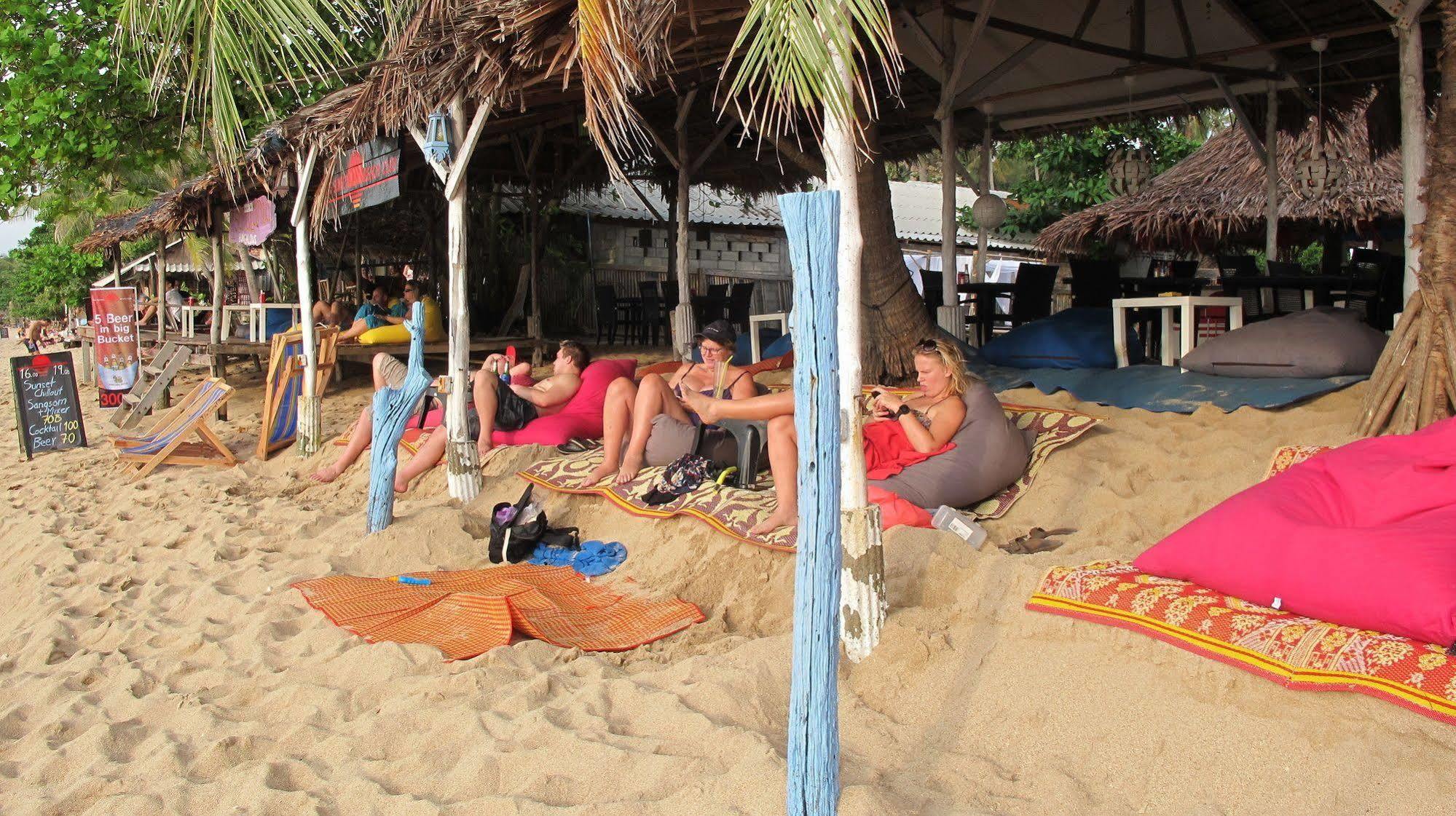 Isara Lanta Beach Resort Ko Lanta Esterno foto